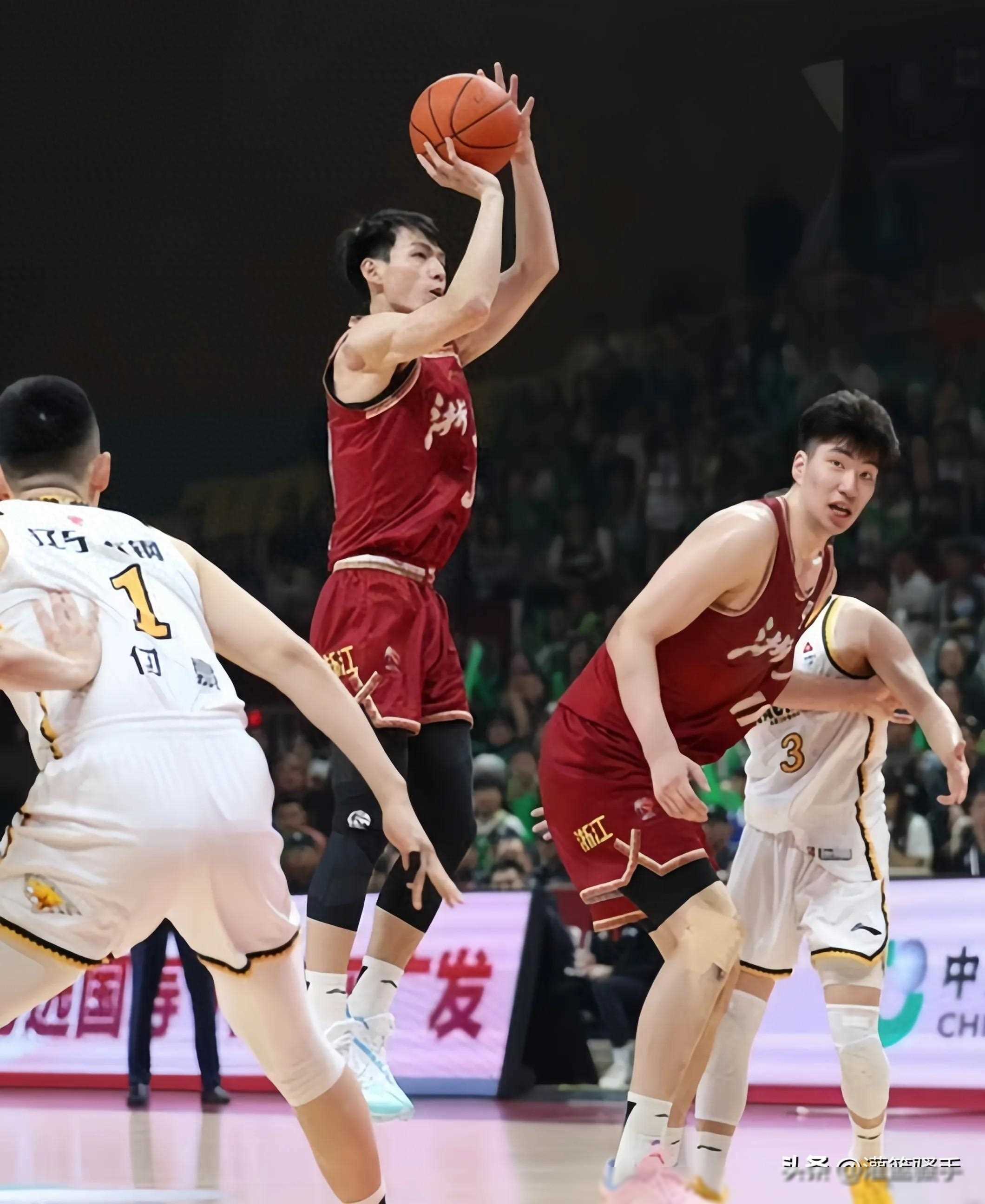 九游娱乐平台- cba录像费尔德全场回放高清 